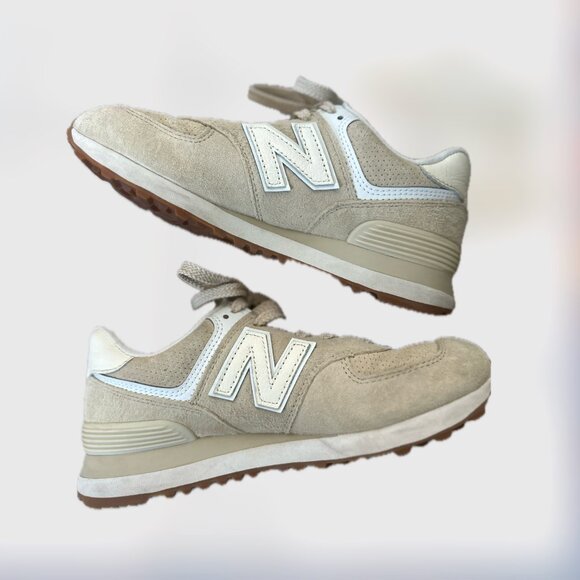 NEW BALANCE | Femme 574 Sneaker Sandstone Light Tan (Size 7) - Picture 1 of 10